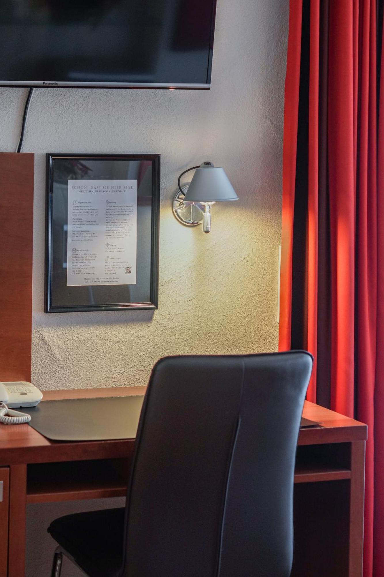 Hotel Garni In Der Breite アルプシュタット エクステリア 写真