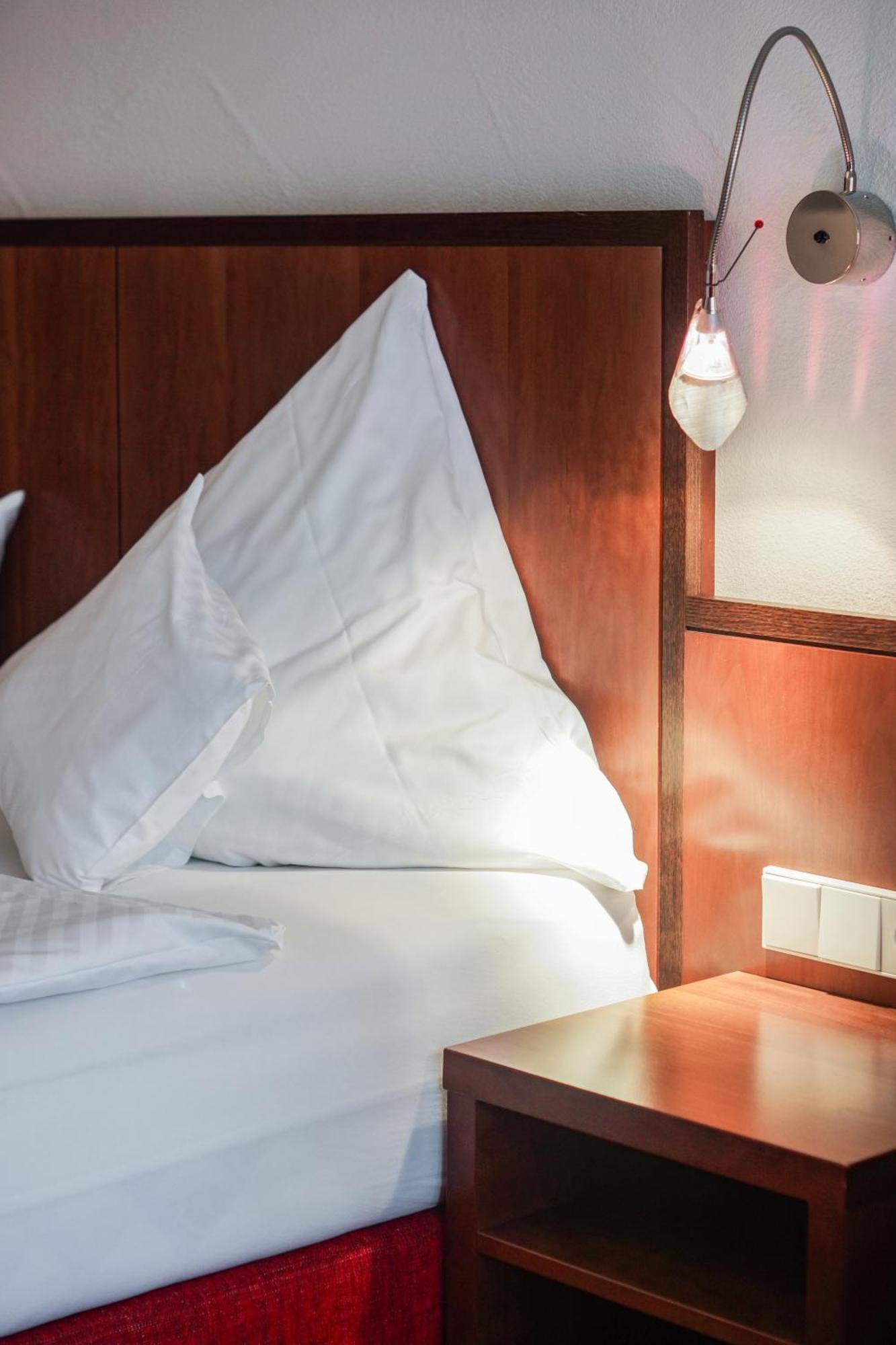 Hotel Garni In Der Breite アルプシュタット エクステリア 写真