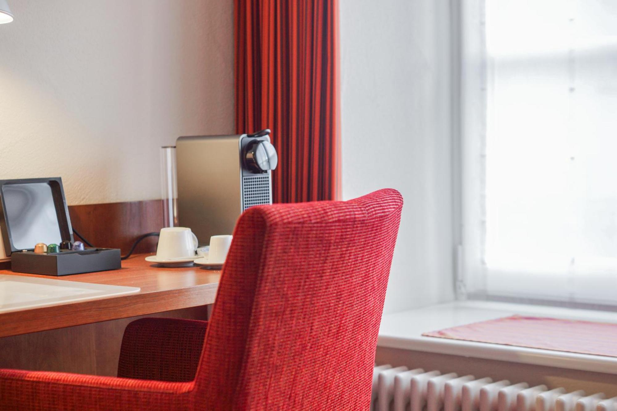 Hotel Garni In Der Breite アルプシュタット エクステリア 写真