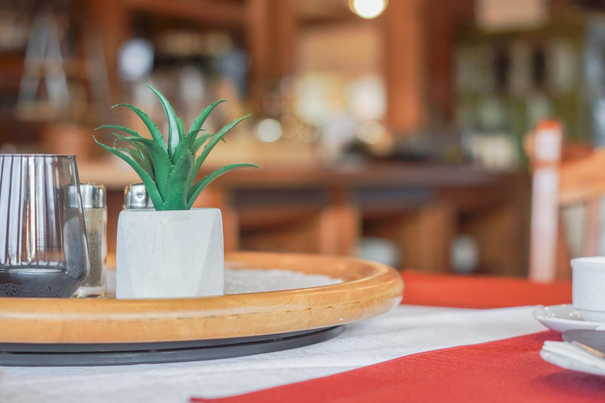 Hotel Garni In Der Breite アルプシュタット エクステリア 写真