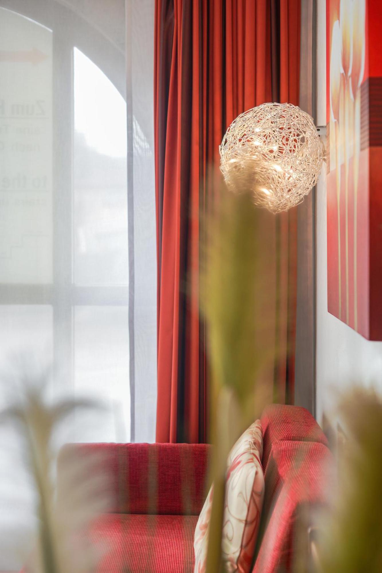 Hotel Garni In Der Breite アルプシュタット エクステリア 写真