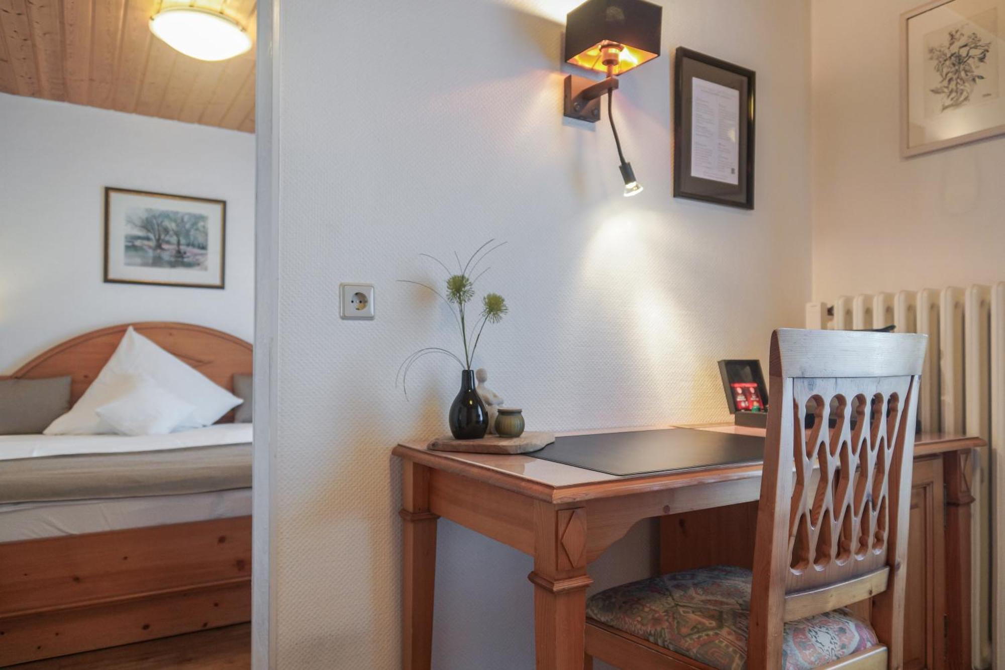 Hotel Garni In Der Breite アルプシュタット エクステリア 写真