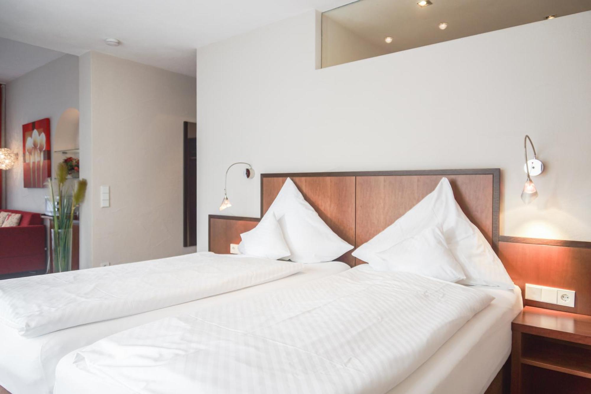 Hotel Garni In Der Breite アルプシュタット エクステリア 写真