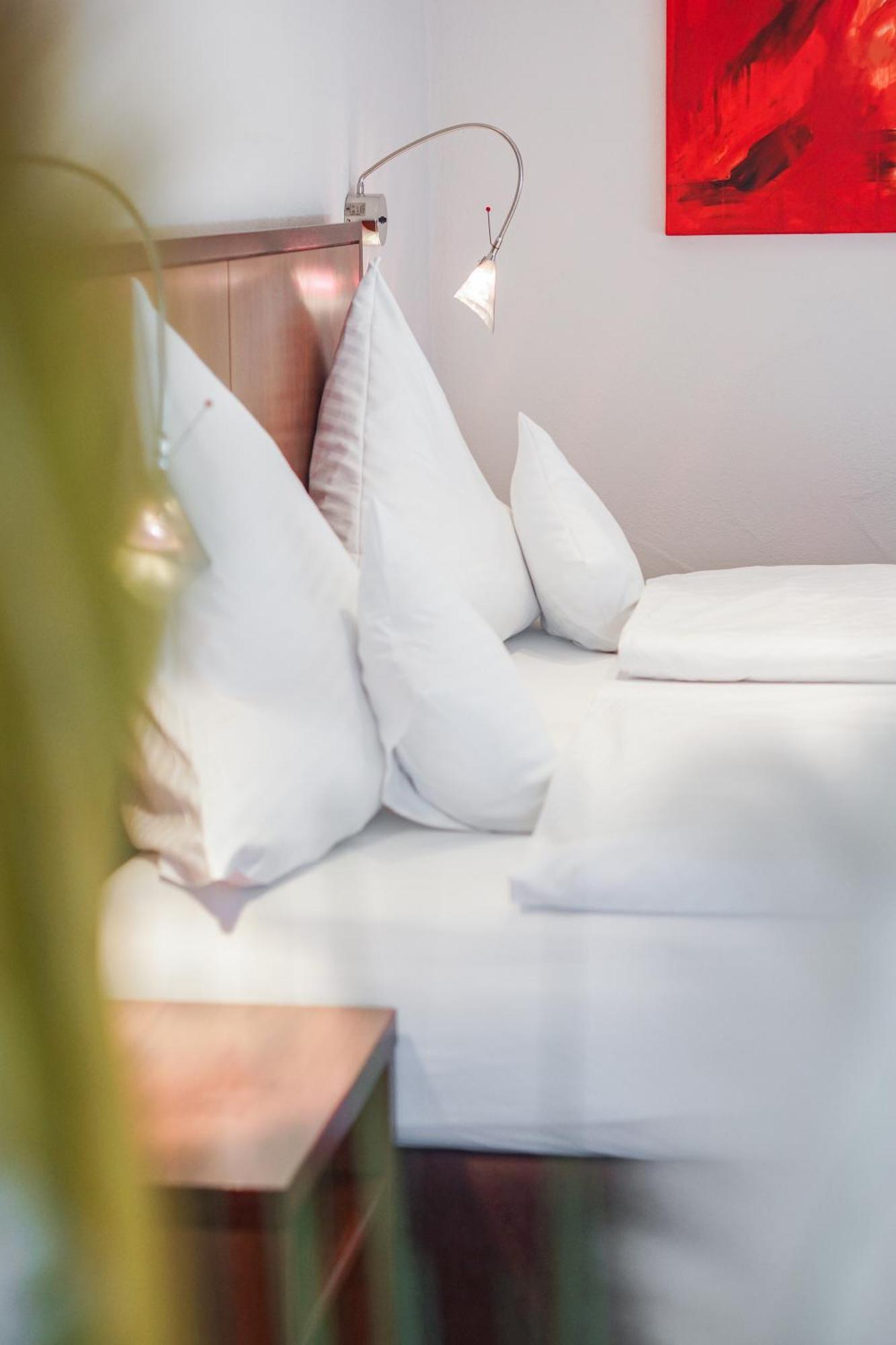 Hotel Garni In Der Breite アルプシュタット エクステリア 写真