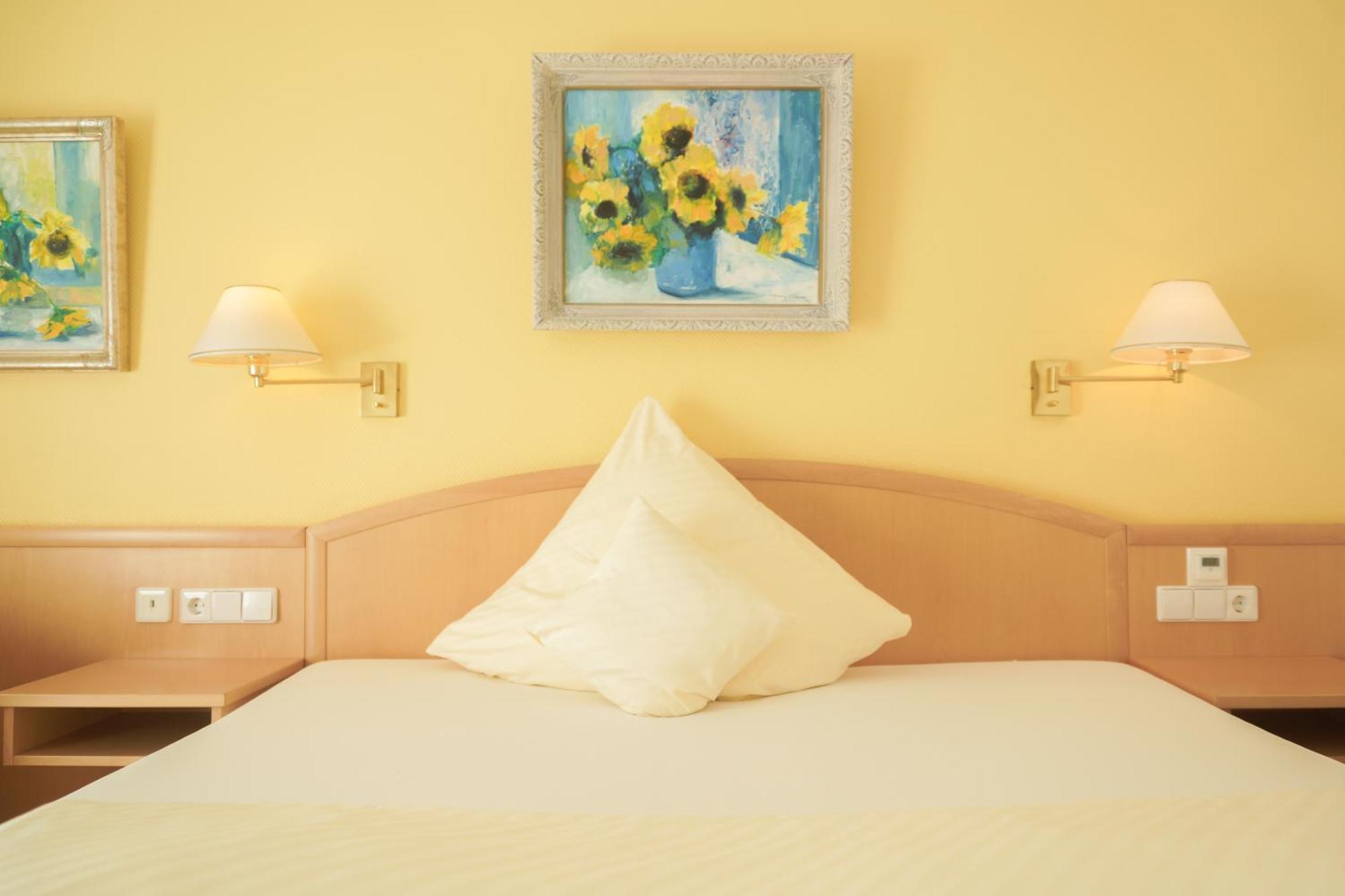 Hotel Garni In Der Breite アルプシュタット エクステリア 写真
