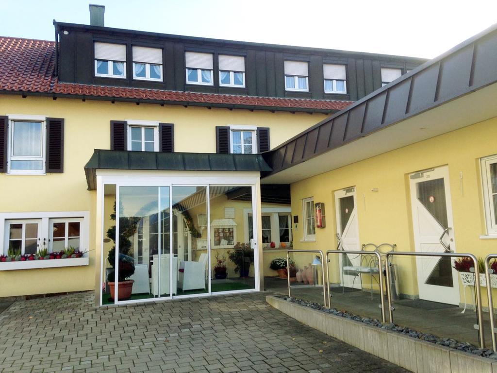 Hotel Garni In Der Breite アルプシュタット エクステリア 写真