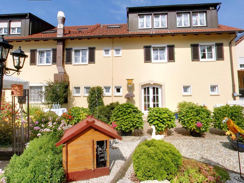 Hotel Garni In Der Breite アルプシュタット エクステリア 写真